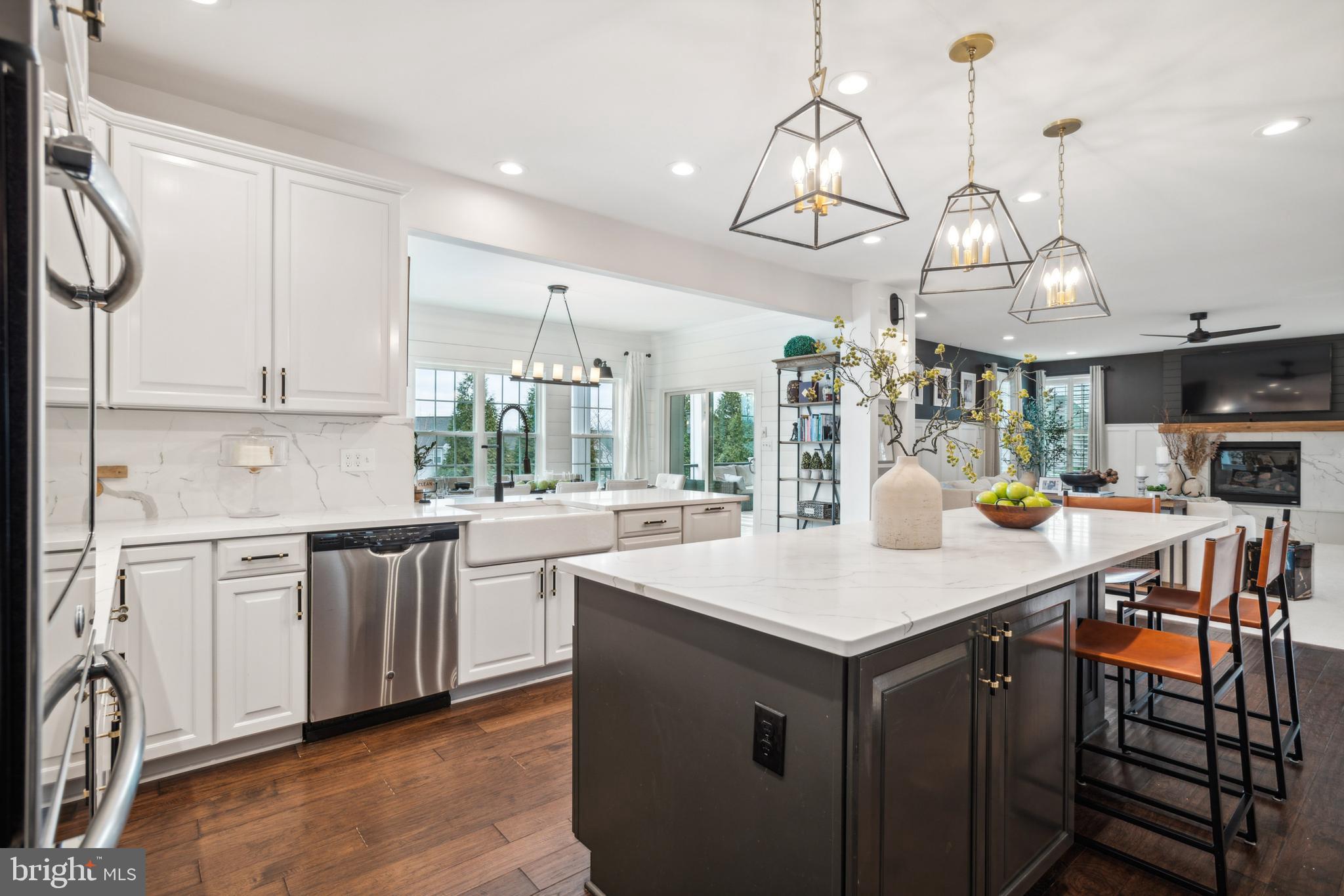 DAWSON'S CORNER - Residential