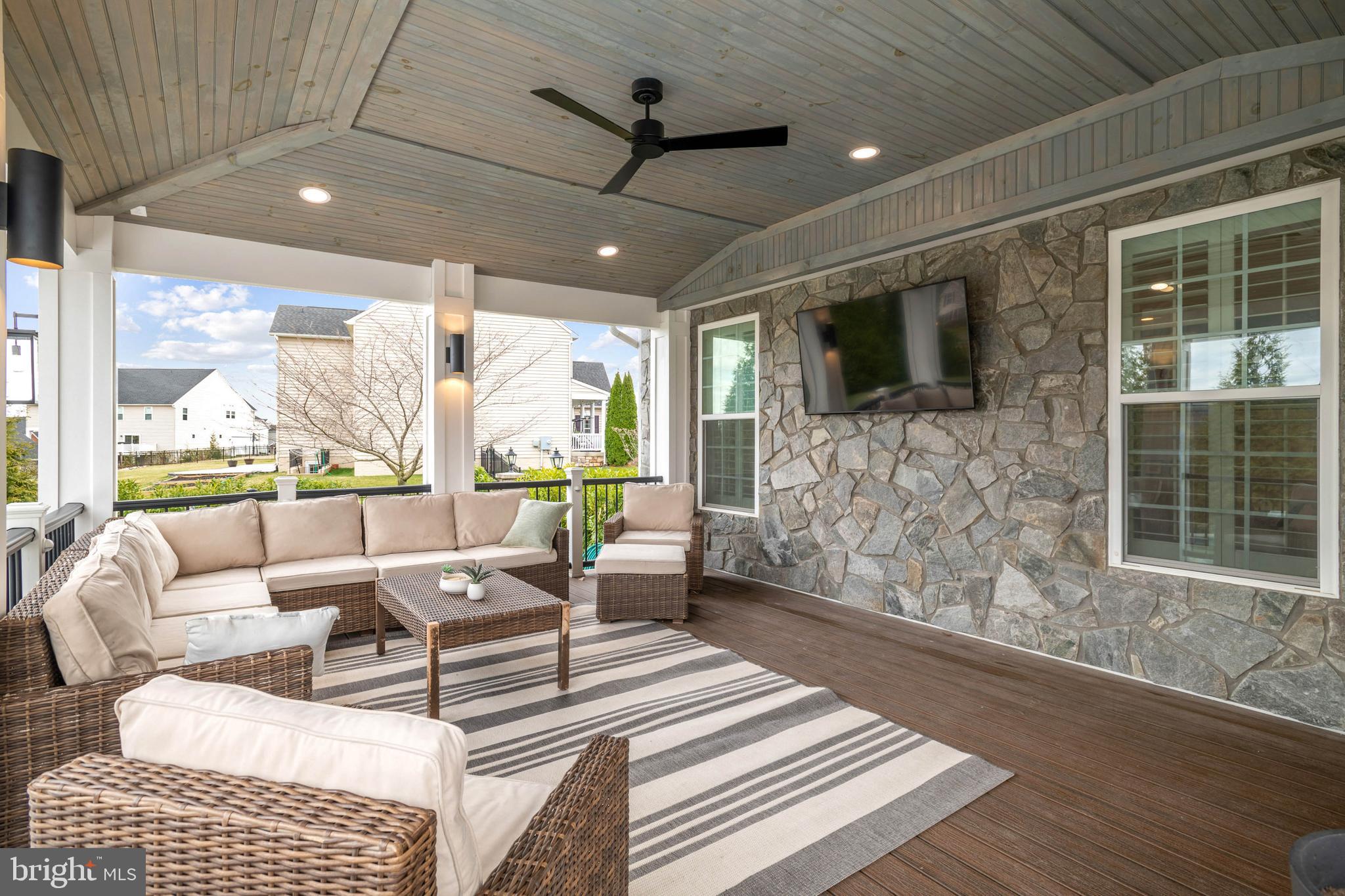 DAWSON'S CORNER - Residential