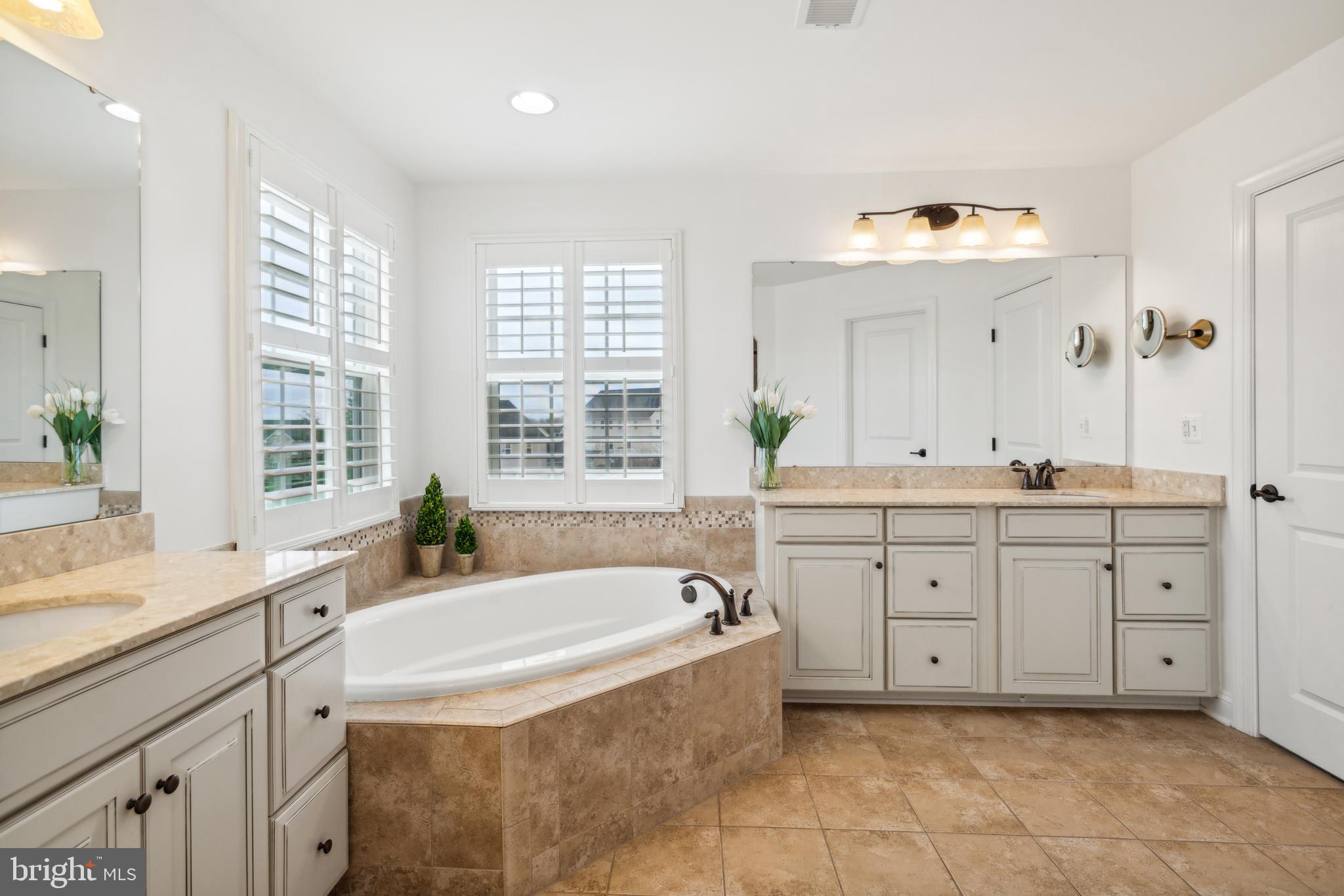 DAWSON'S CORNER - Residential