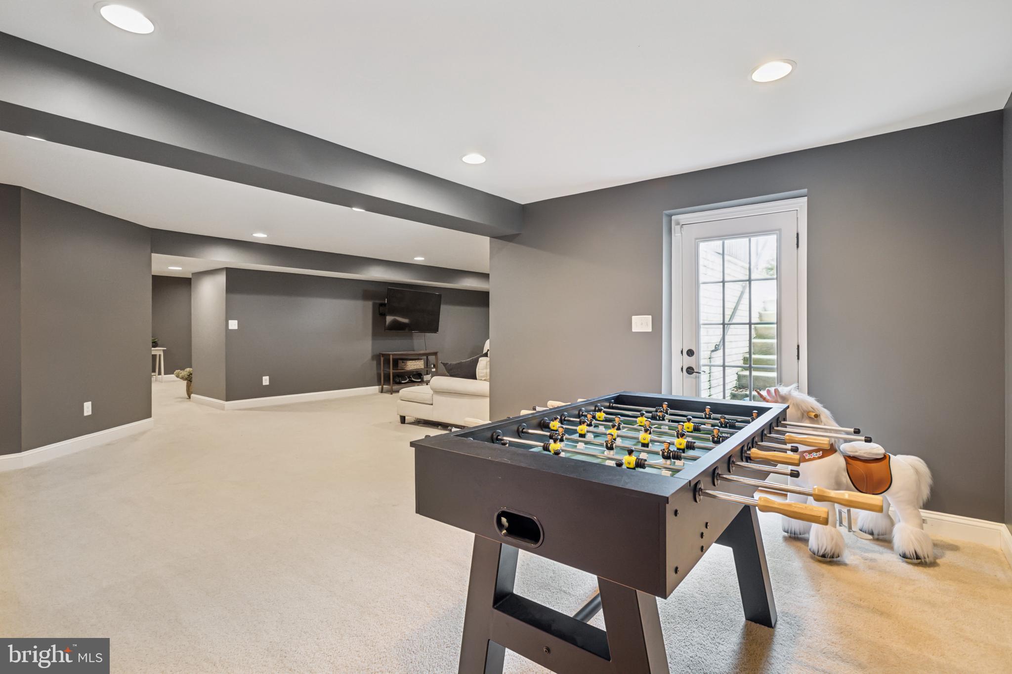 DAWSON'S CORNER - Residential