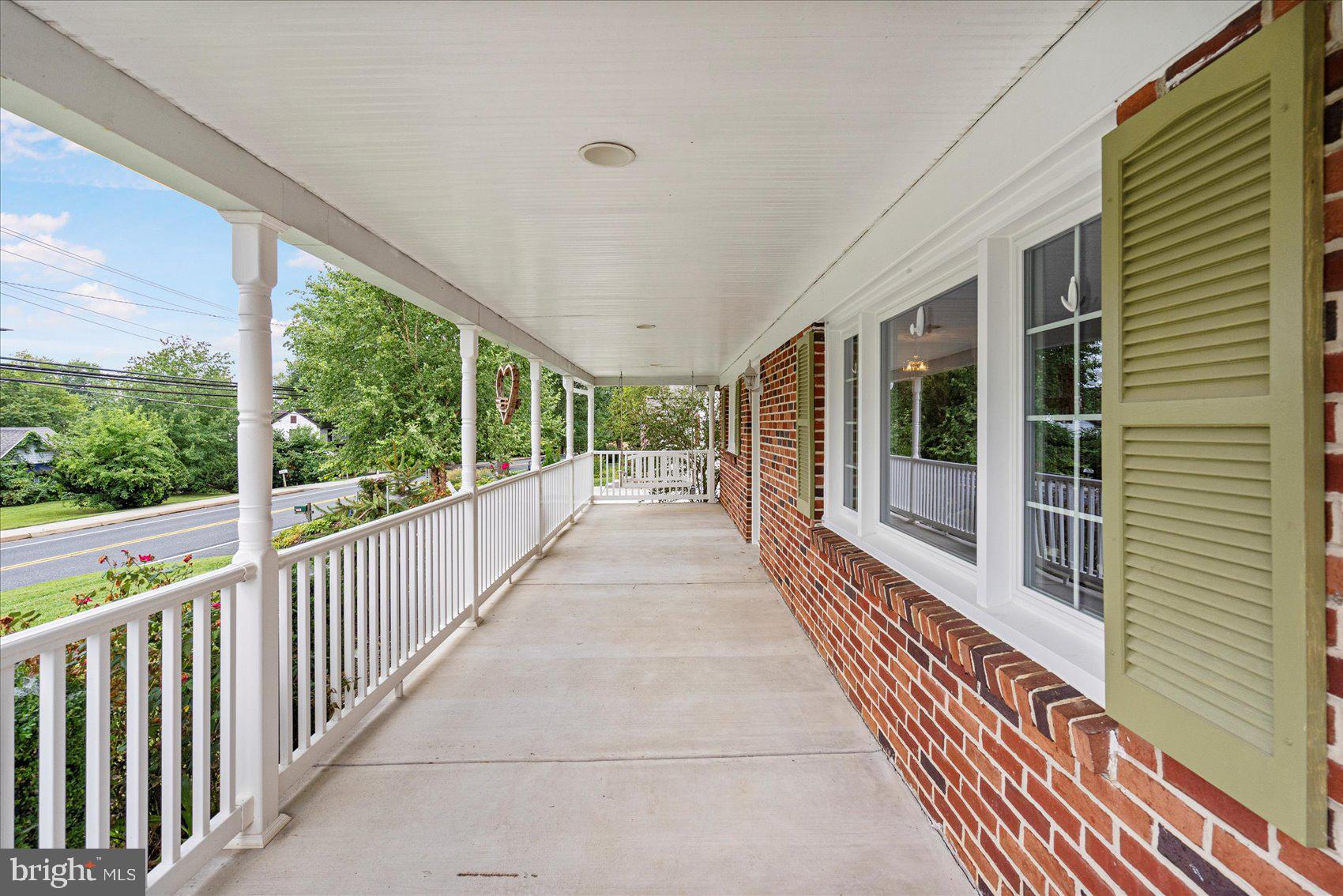 296 PARADISE ROAD