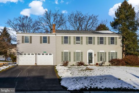 Photo of 121 Saddleback Drive, Marietta, PA 17547 (MLS # PALA2047098)