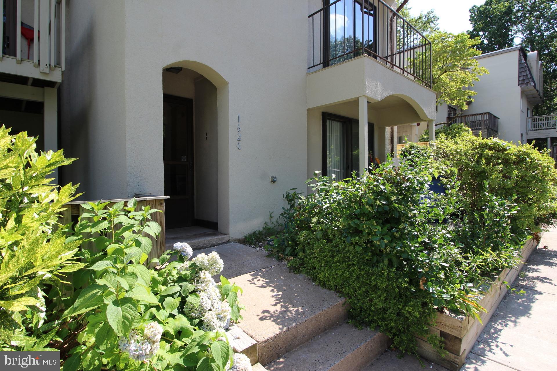 RESTON - Residential Lease