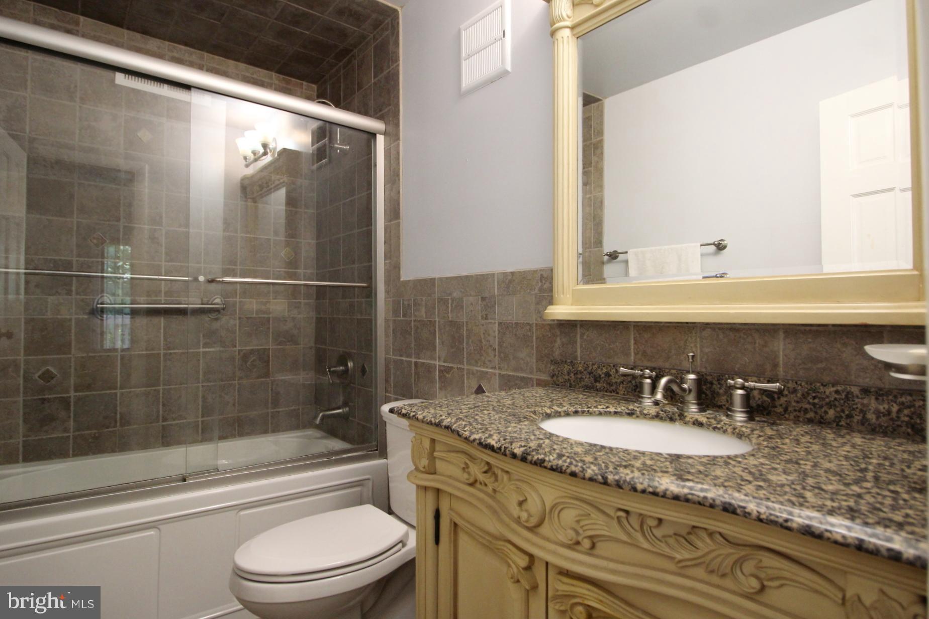 RESTON - Residential Lease