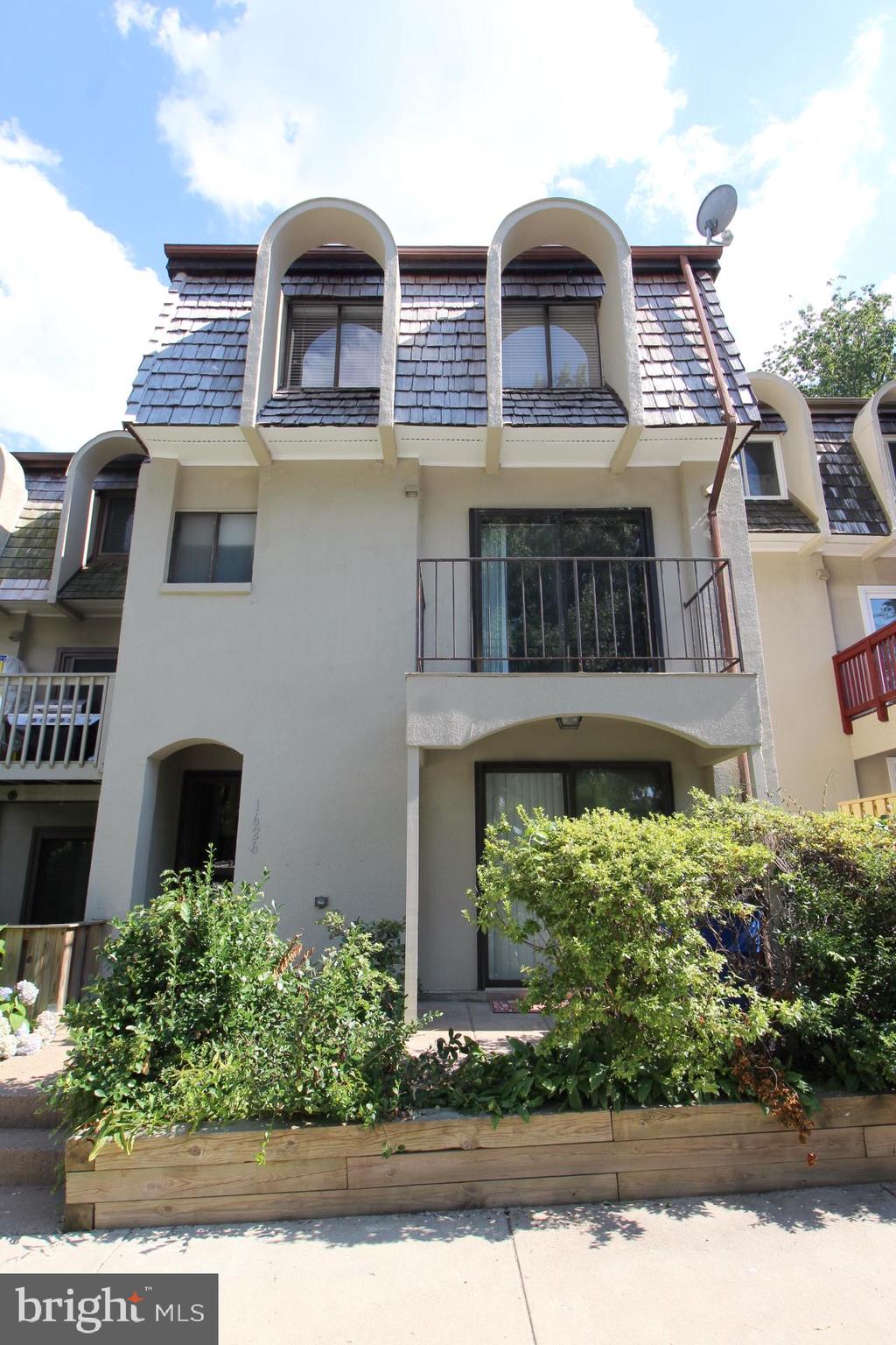 RESTON - Residential Lease