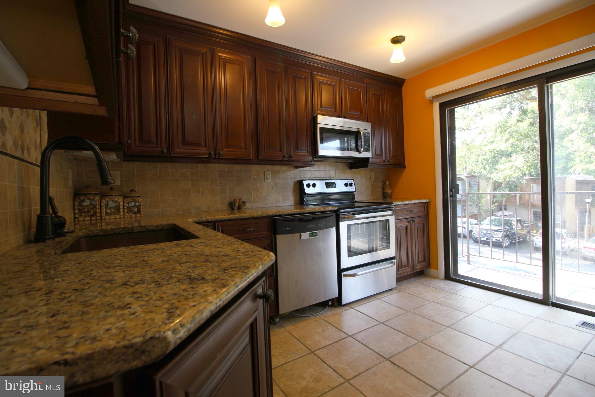 RESTON - Residential Lease