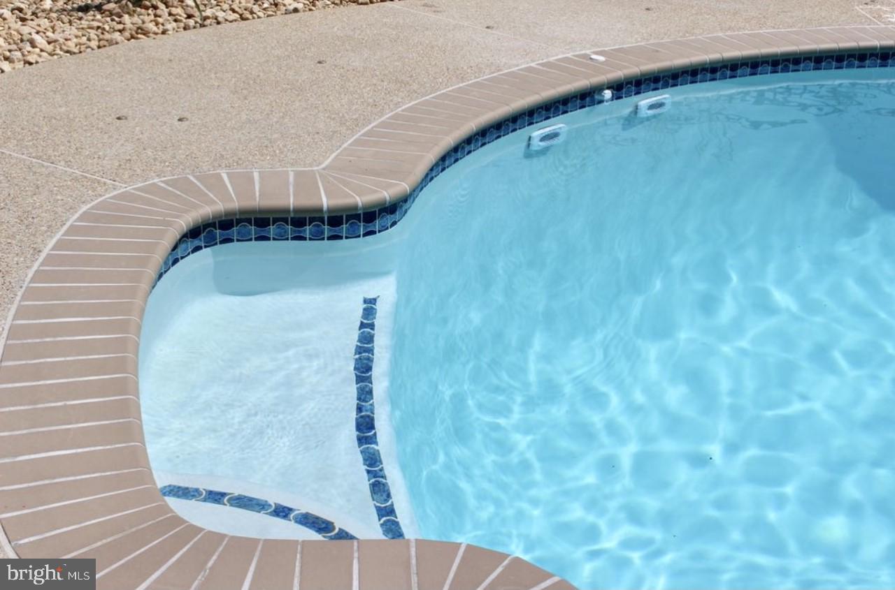 AVONDALE ESTATES - Residential