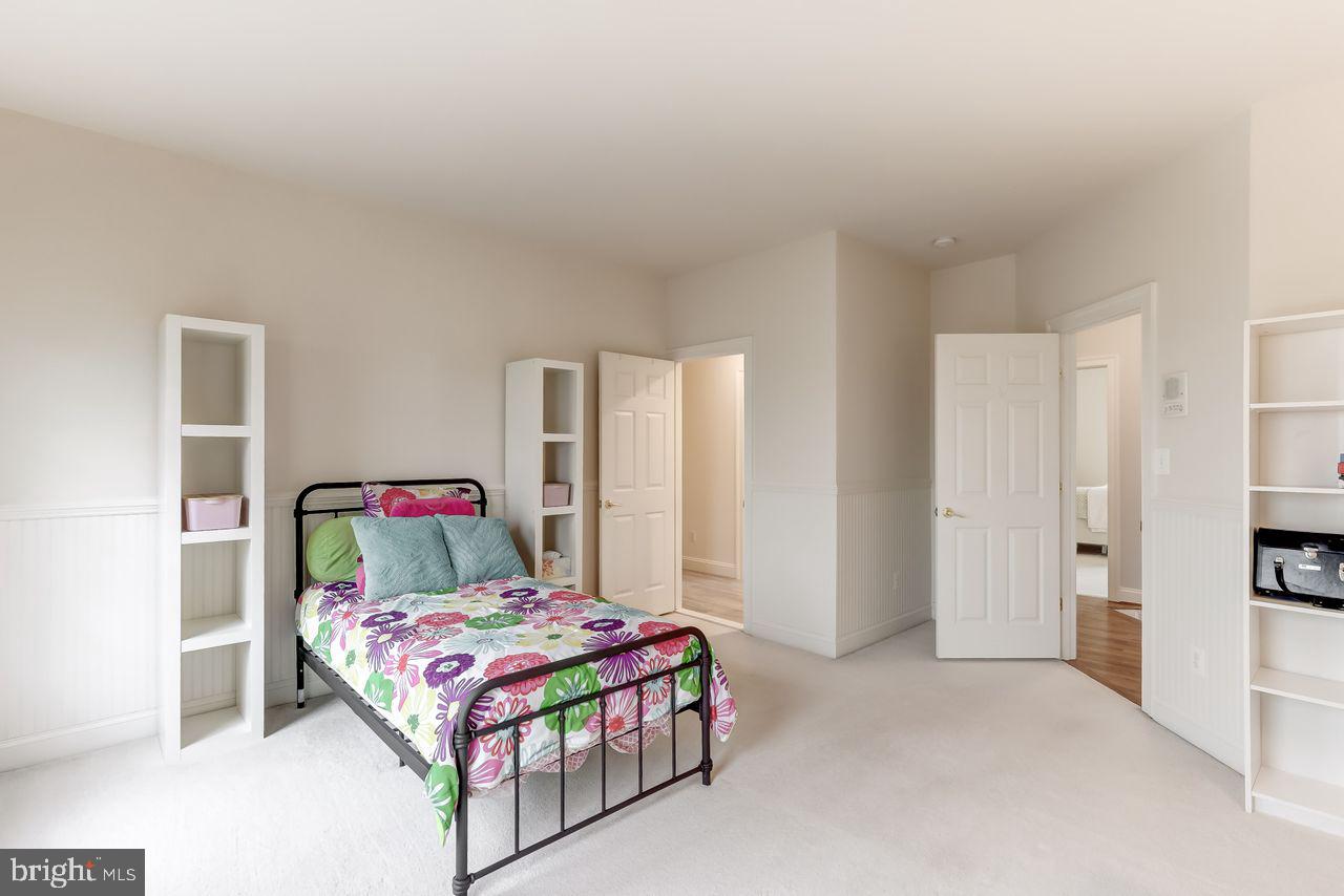 AVONDALE ESTATES - Residential