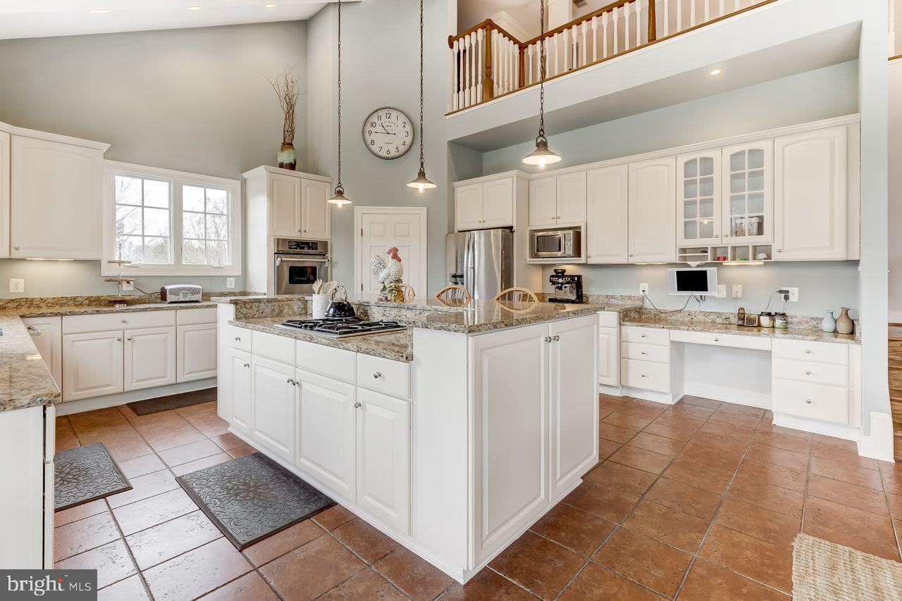 AVONDALE ESTATES - Residential