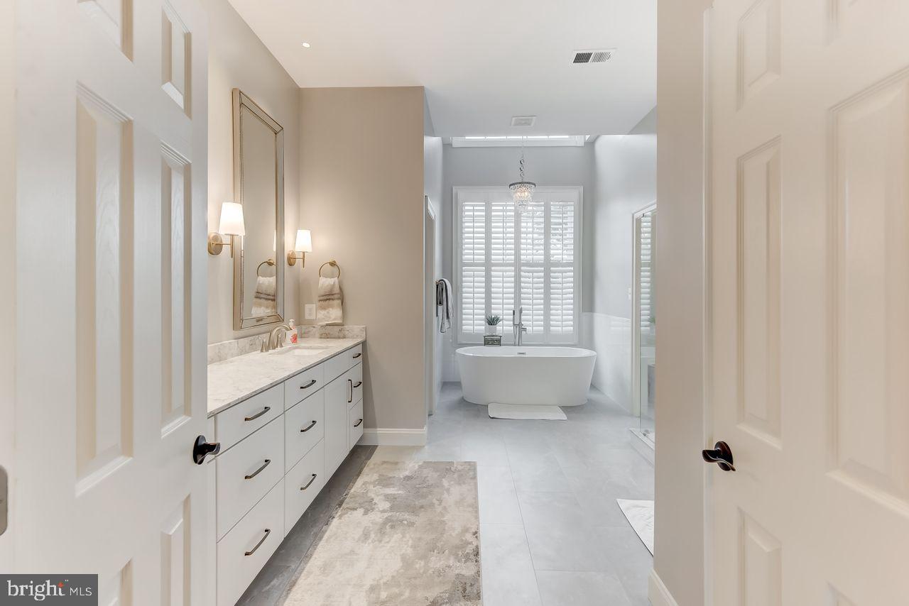 AVONDALE ESTATES - Residential