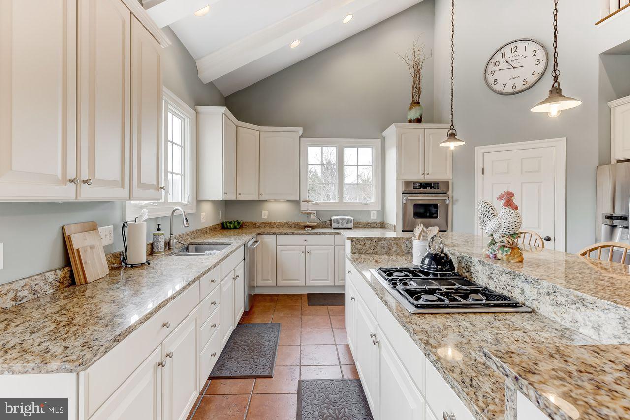 AVONDALE ESTATES - Residential