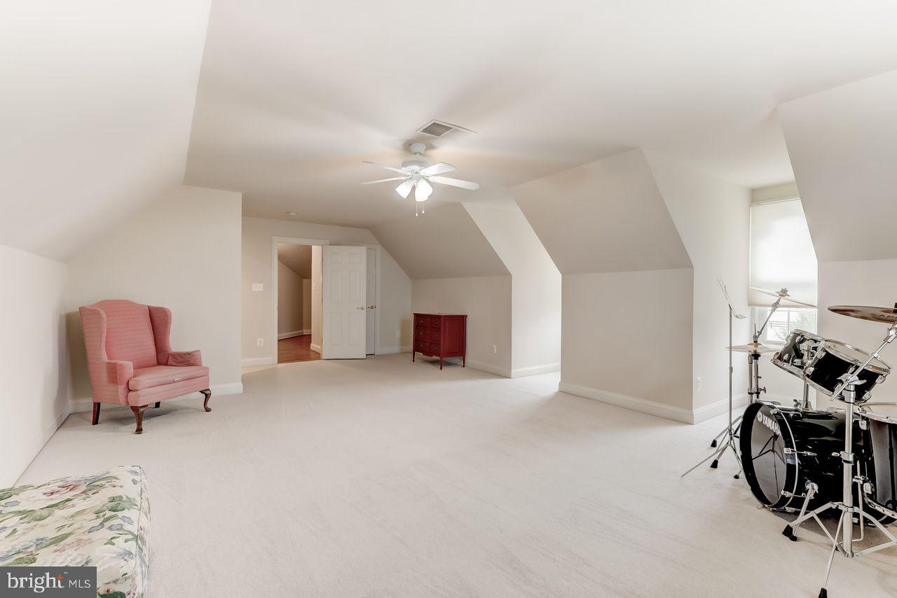 AVONDALE ESTATES - Residential