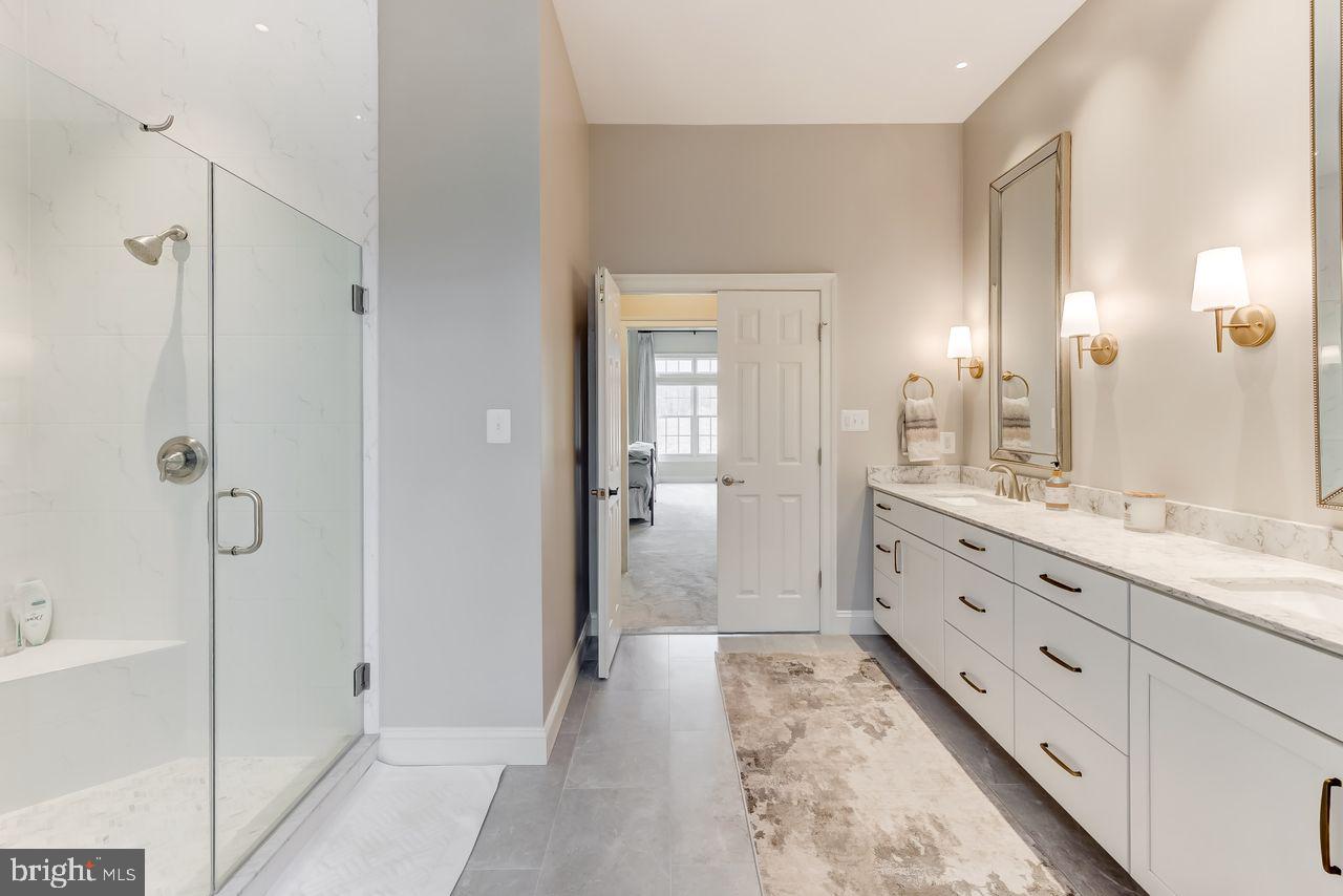 AVONDALE ESTATES - Residential