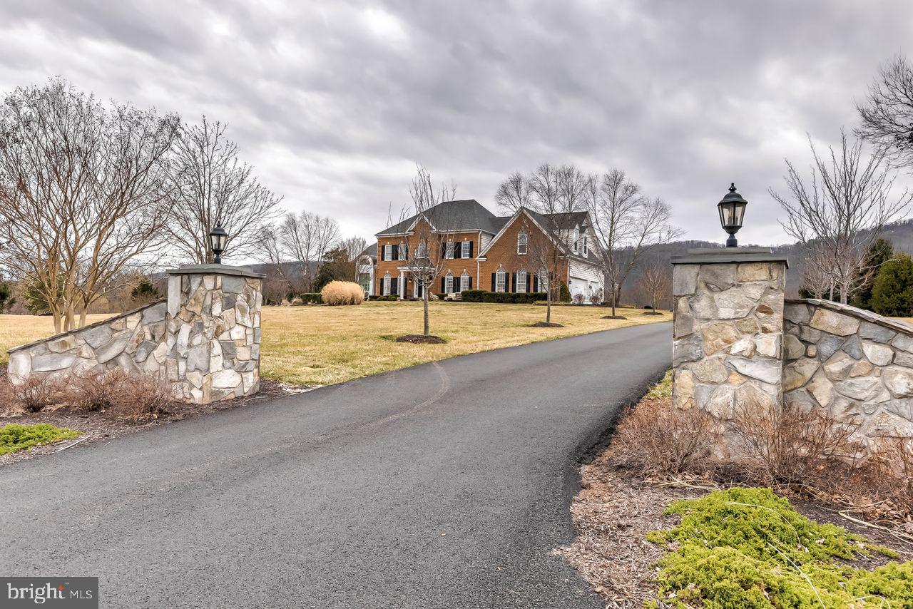 AVONDALE ESTATES - Residential