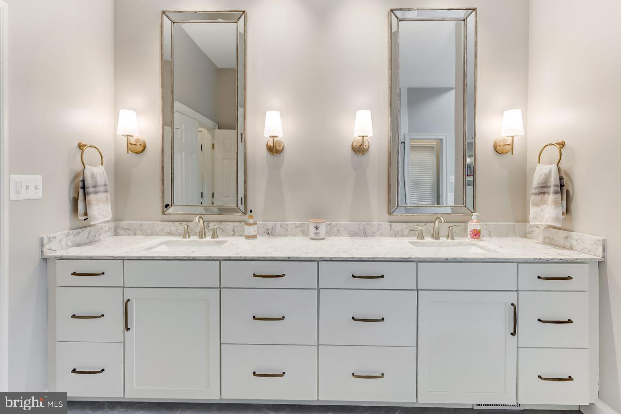 AVONDALE ESTATES - Residential