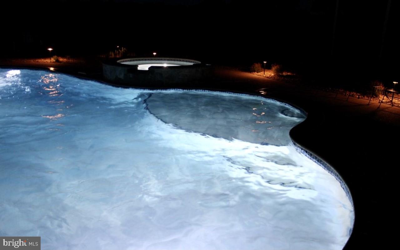 AVONDALE ESTATES - Residential