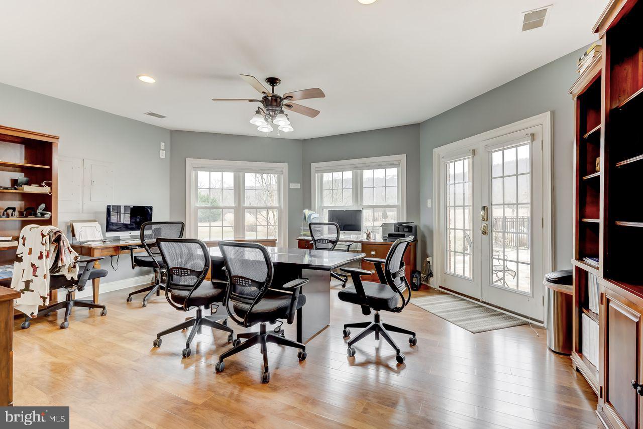 AVONDALE ESTATES - Residential