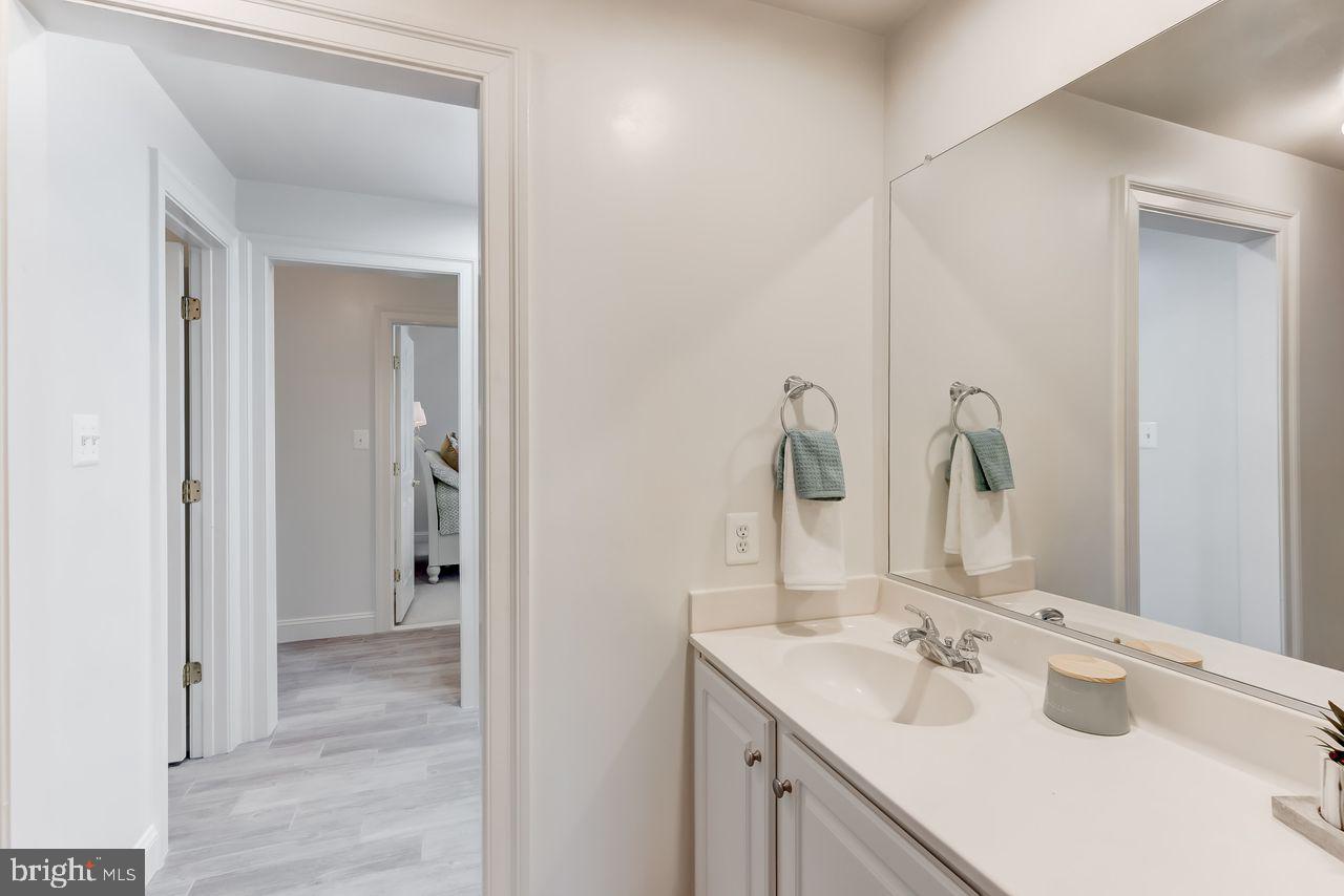 AVONDALE ESTATES - Residential