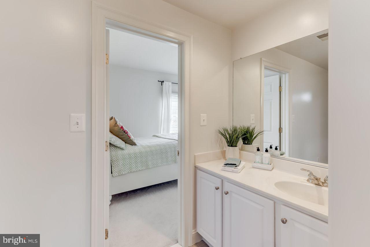 AVONDALE ESTATES - Residential