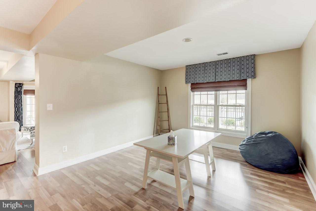 AVONDALE ESTATES - Residential