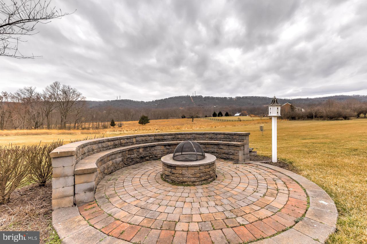 AVONDALE ESTATES - Residential