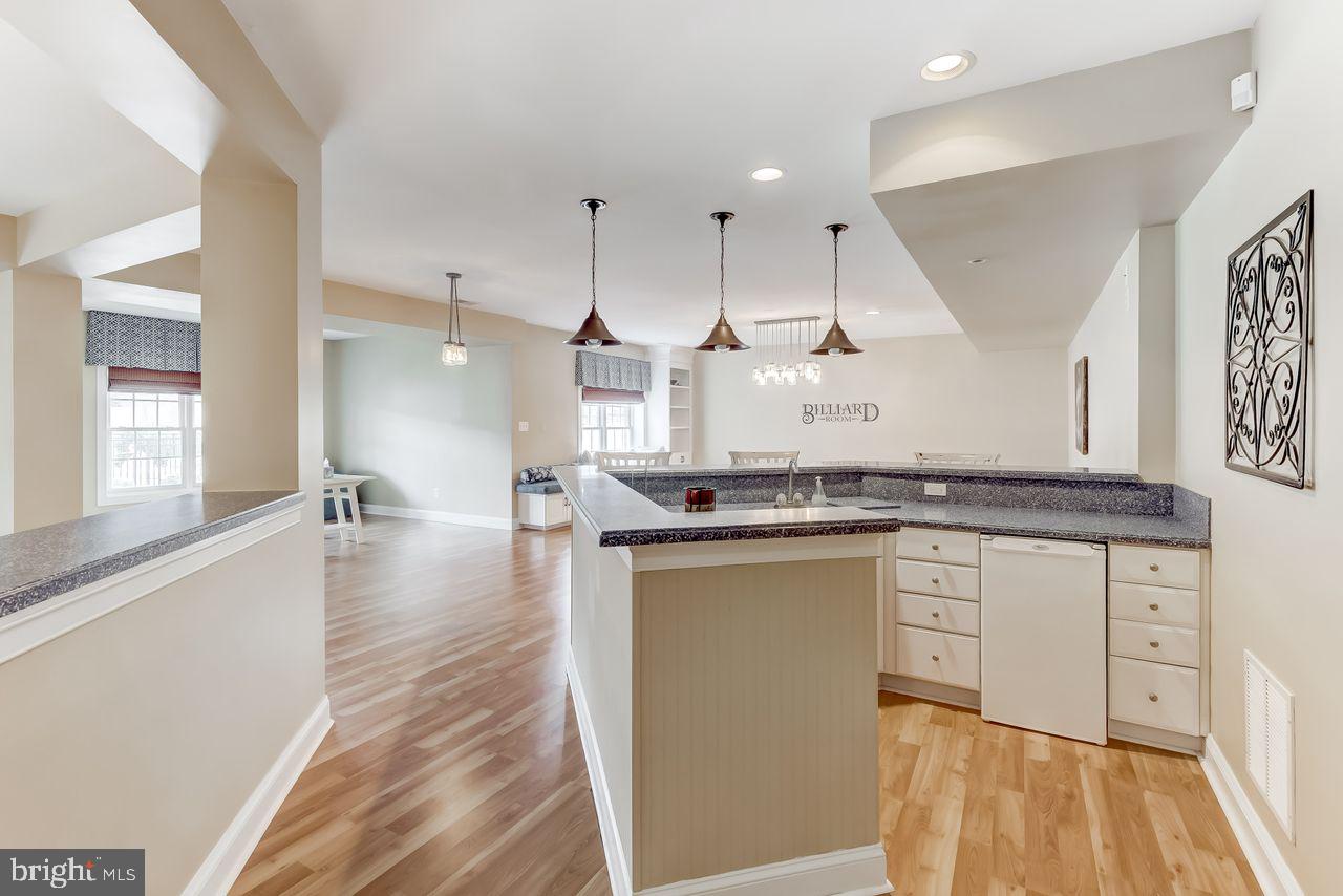 AVONDALE ESTATES - Residential