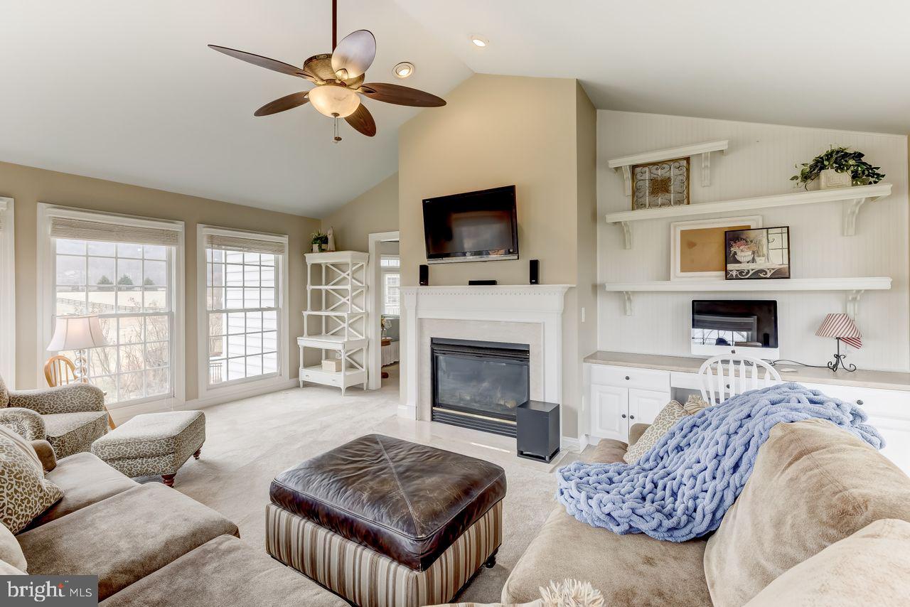 AVONDALE ESTATES - Residential