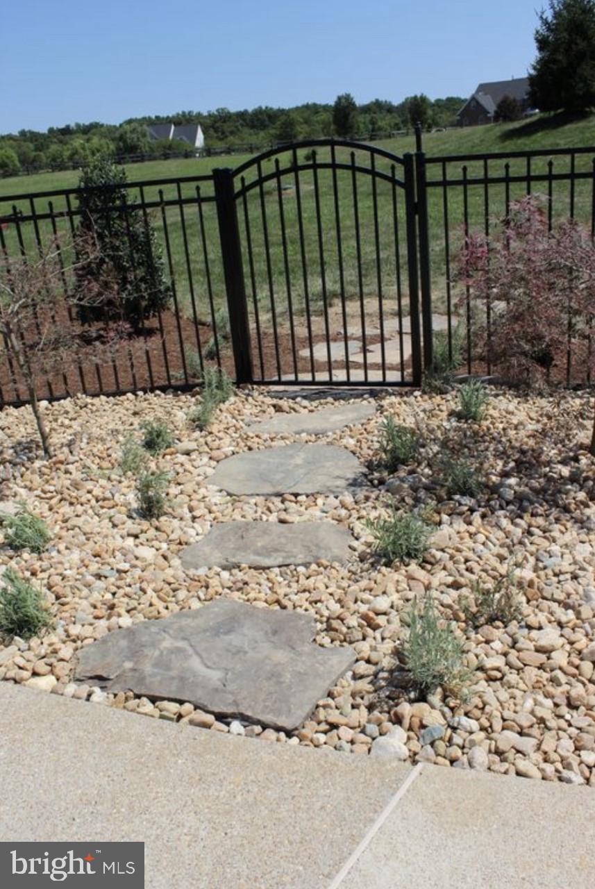 AVONDALE ESTATES - Residential