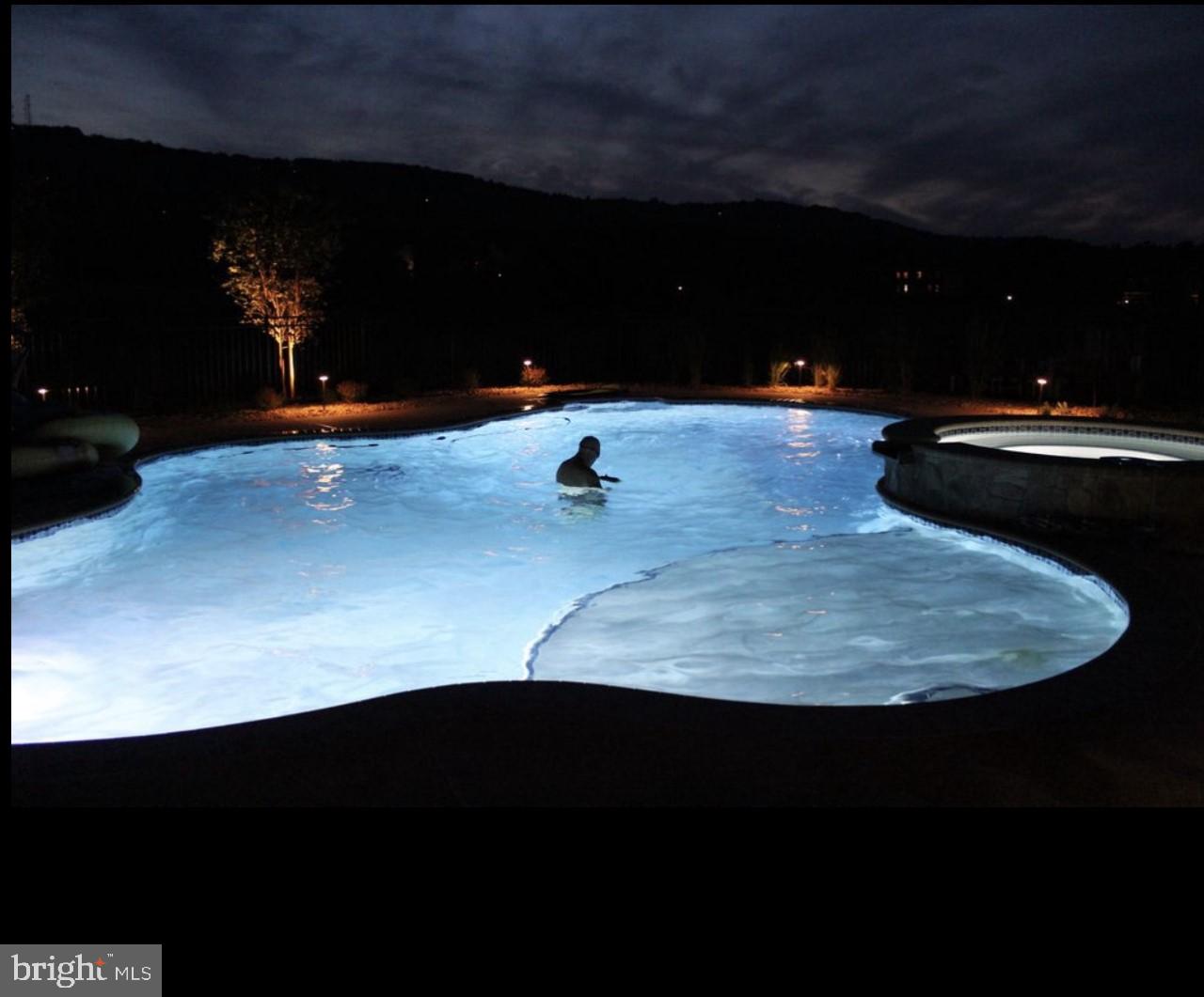 AVONDALE ESTATES - Residential