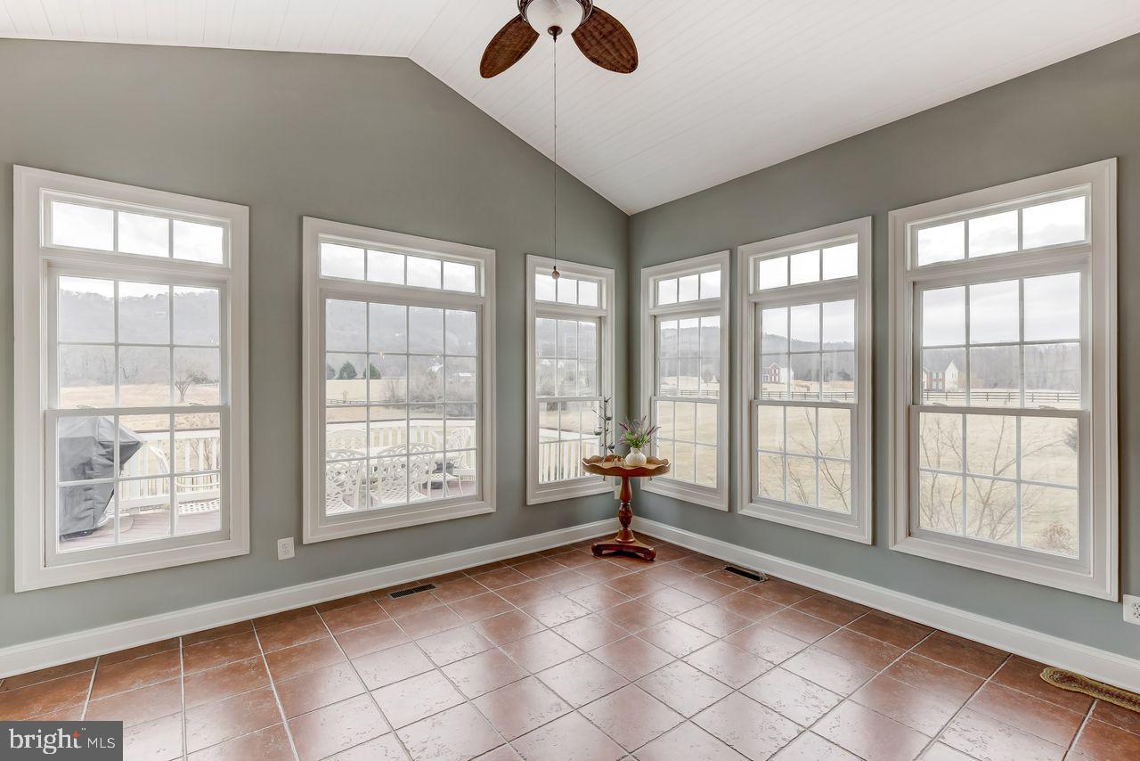 AVONDALE ESTATES - Residential