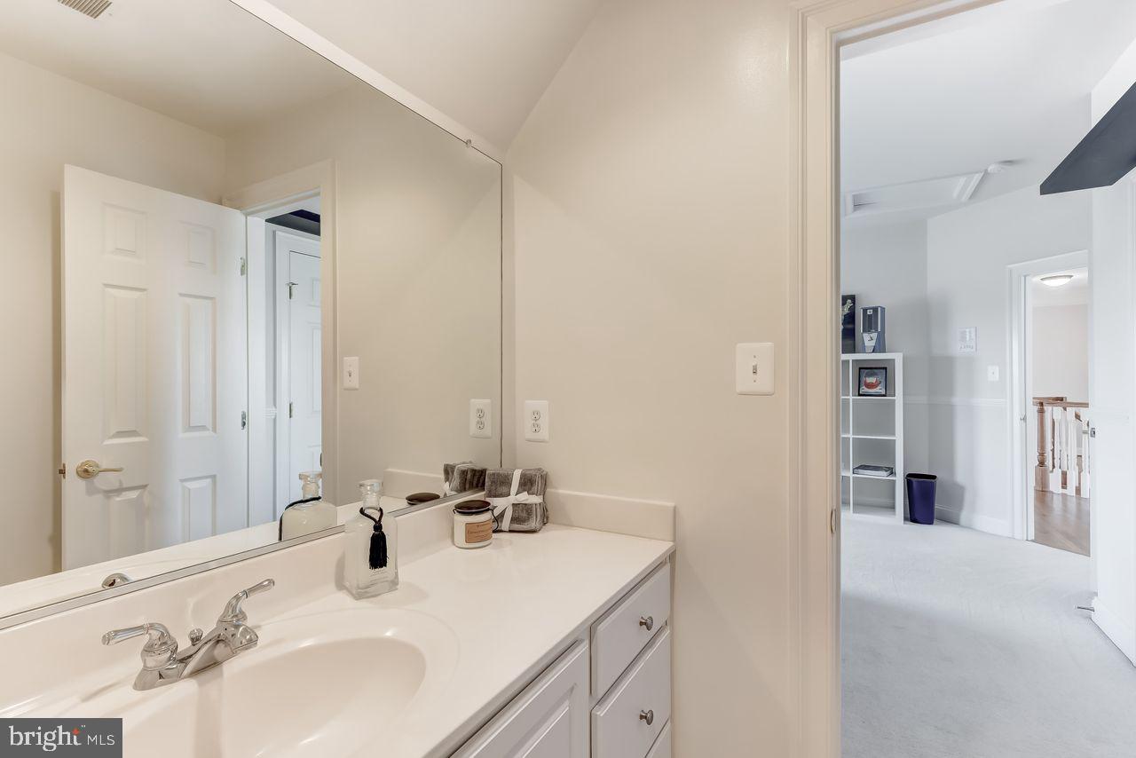 AVONDALE ESTATES - Residential