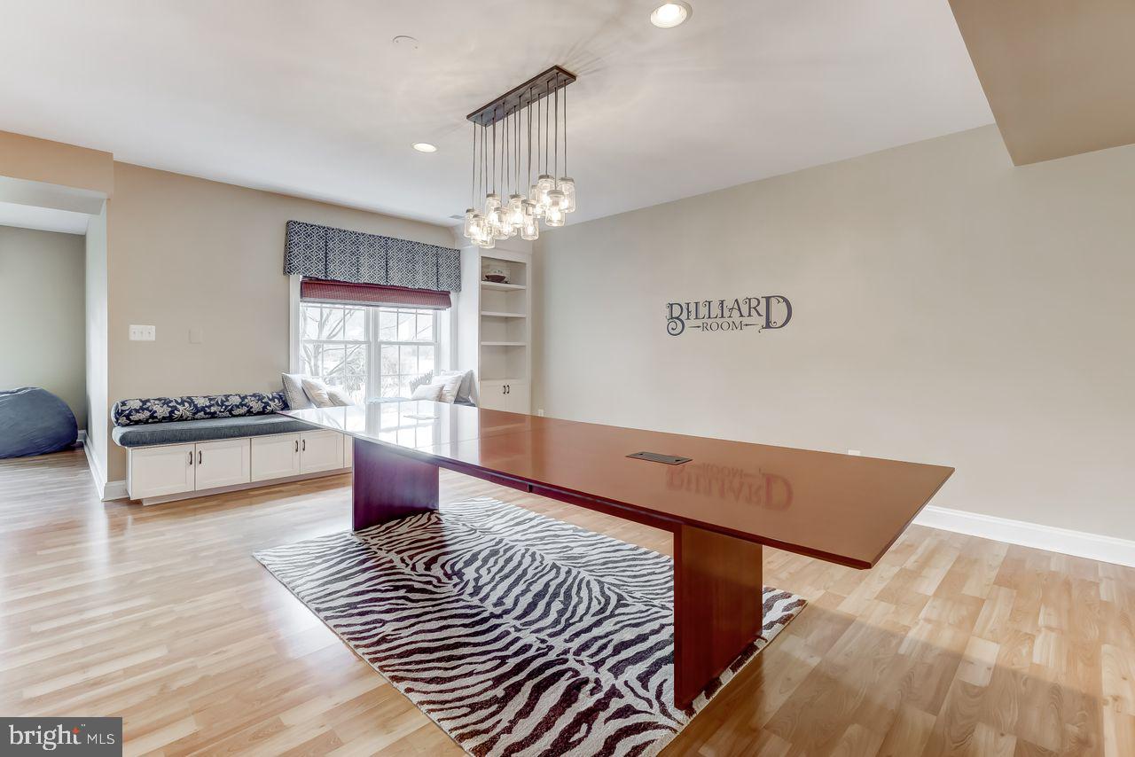 AVONDALE ESTATES - Residential