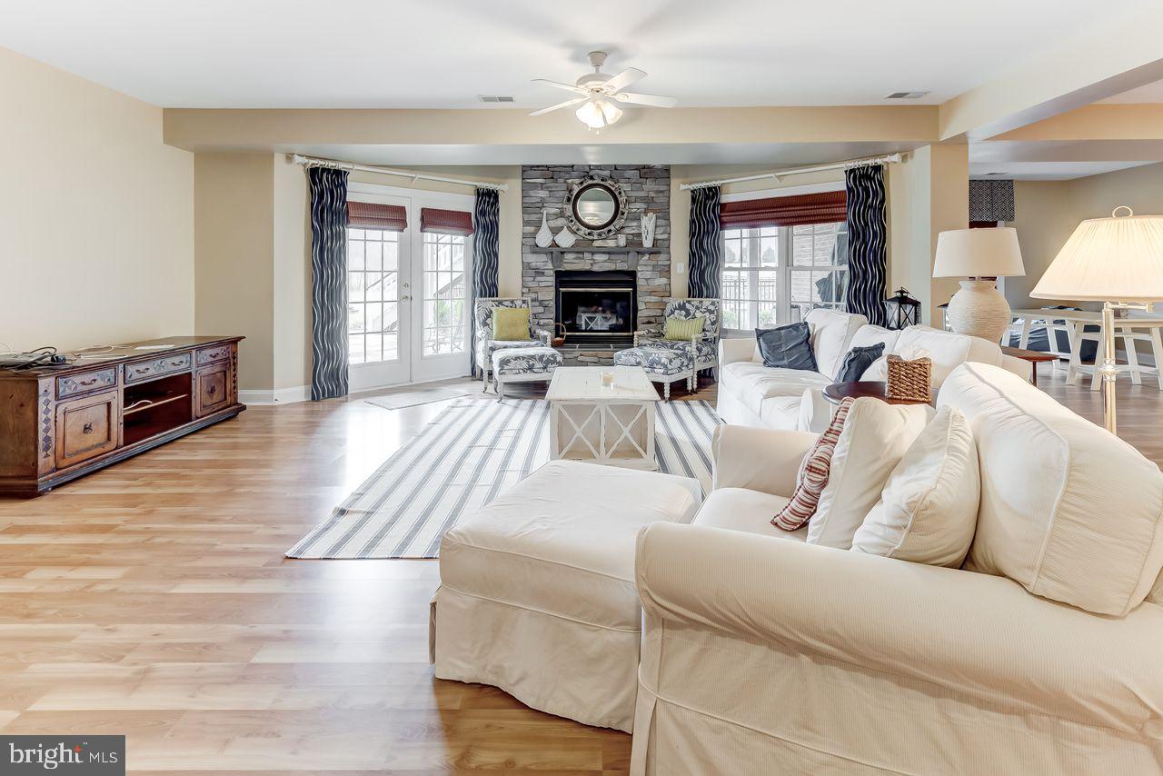 AVONDALE ESTATES - Residential