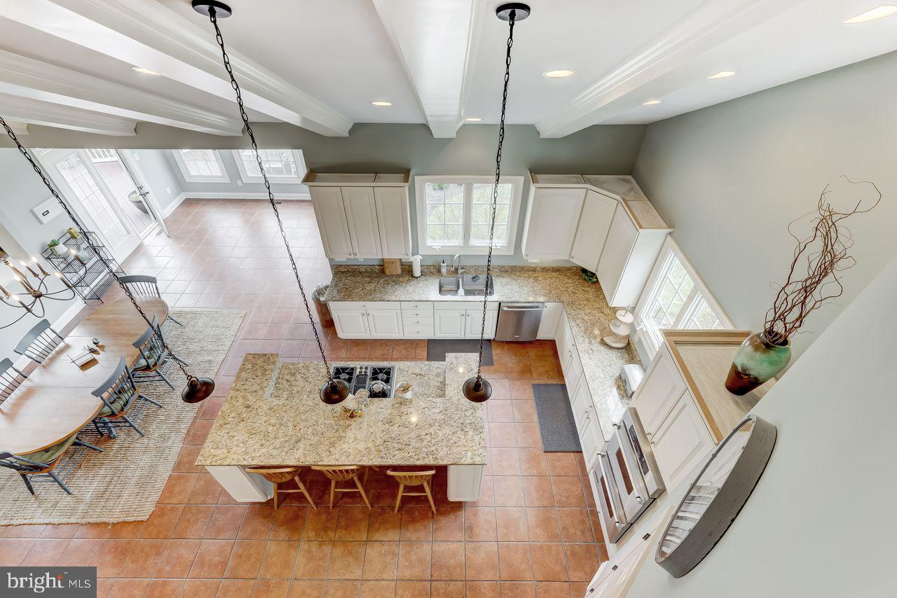 AVONDALE ESTATES - Residential