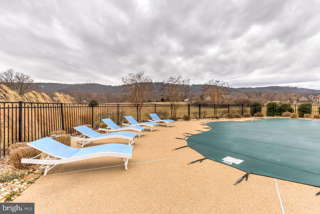 AVONDALE ESTATES - Residential