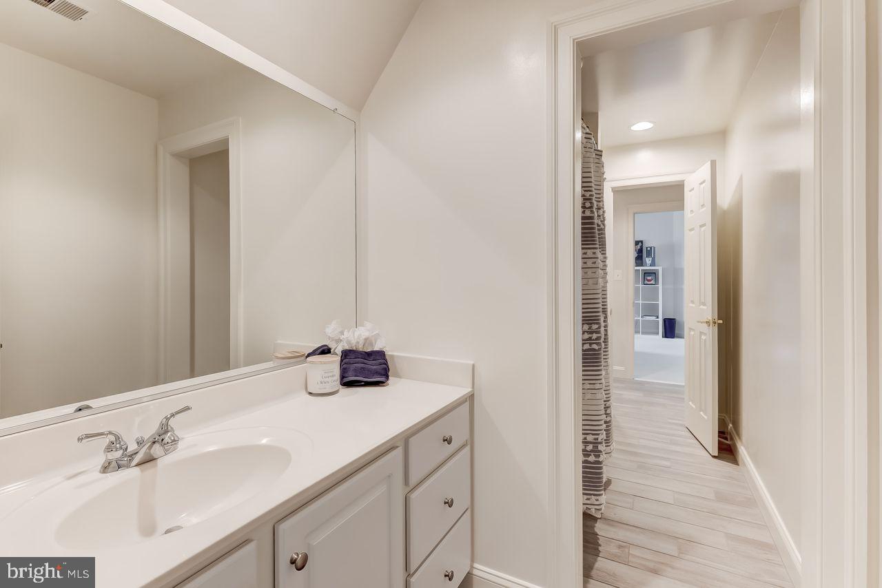 AVONDALE ESTATES - Residential