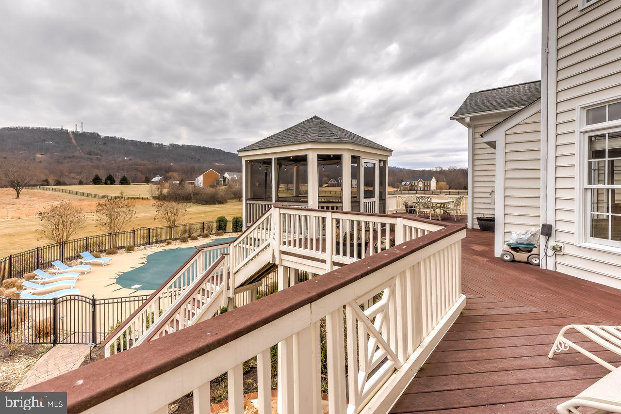 AVONDALE ESTATES - Residential