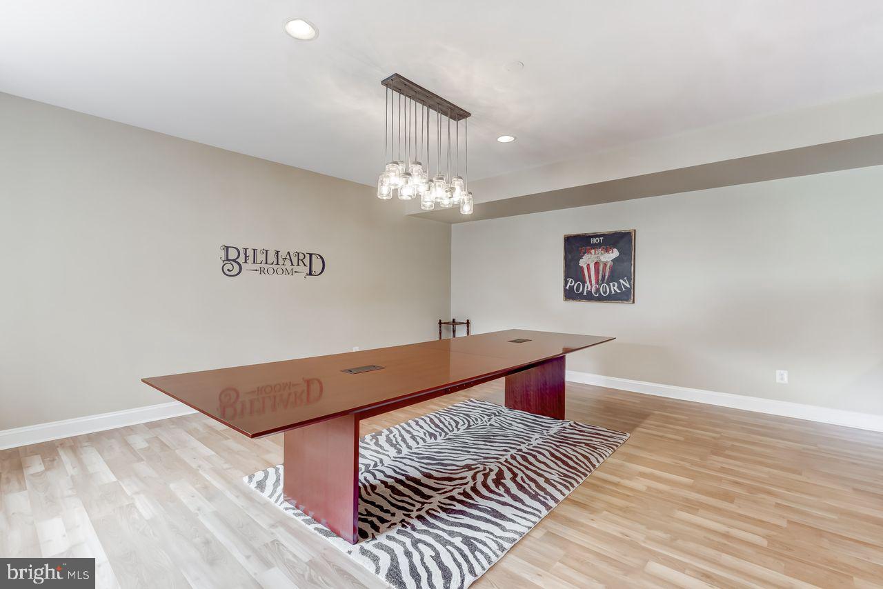 AVONDALE ESTATES - Residential