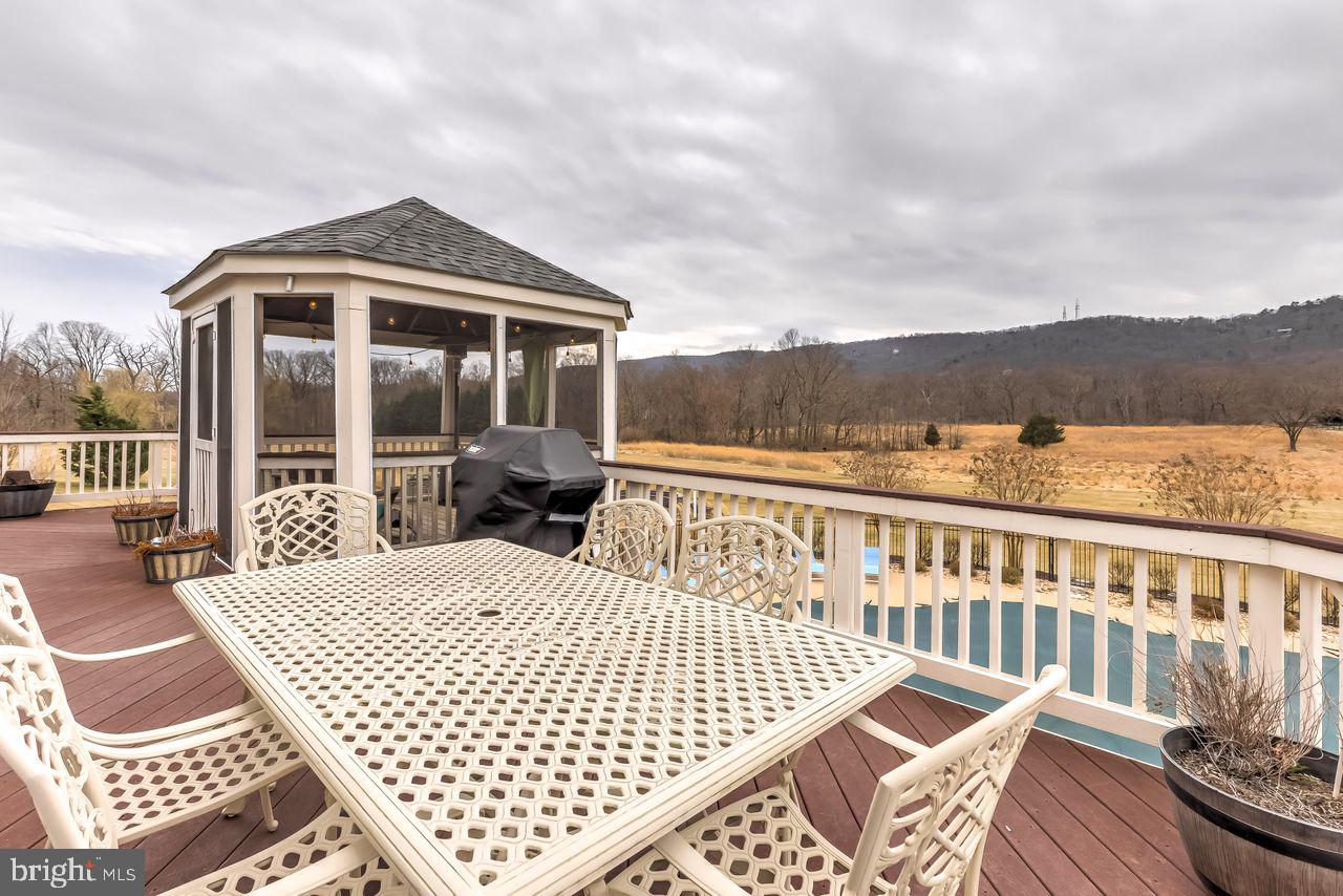 AVONDALE ESTATES - Residential