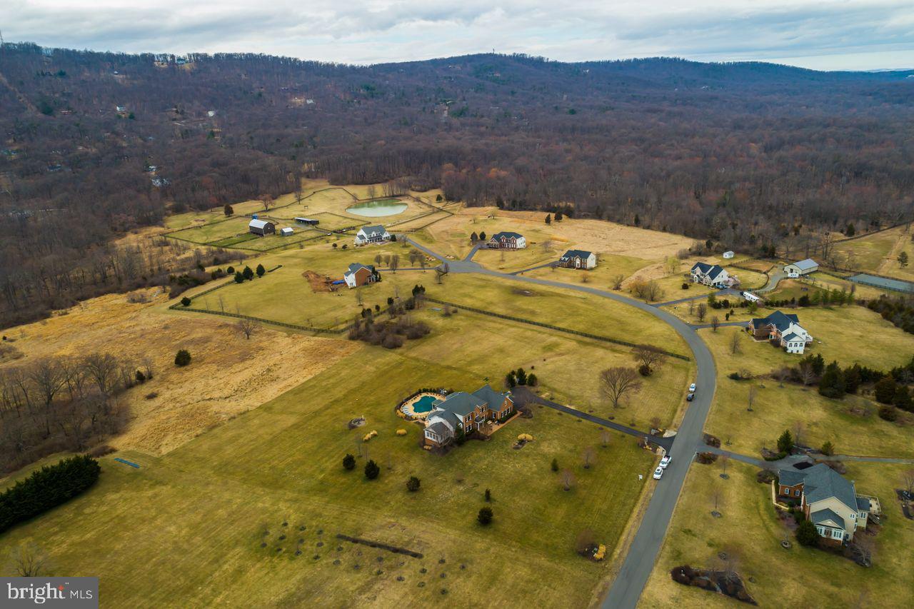 AVONDALE ESTATES - Residential