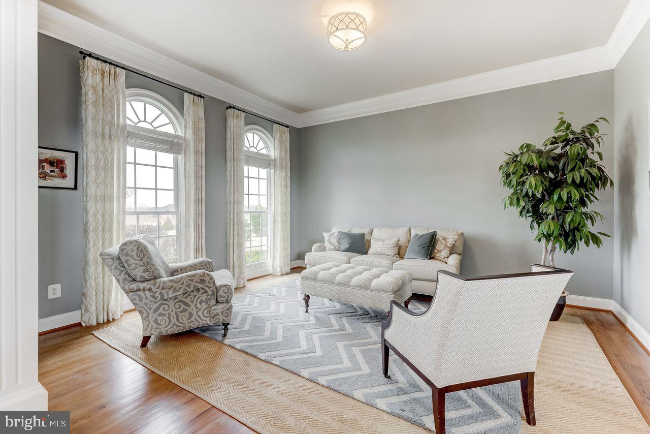 AVONDALE ESTATES - Residential