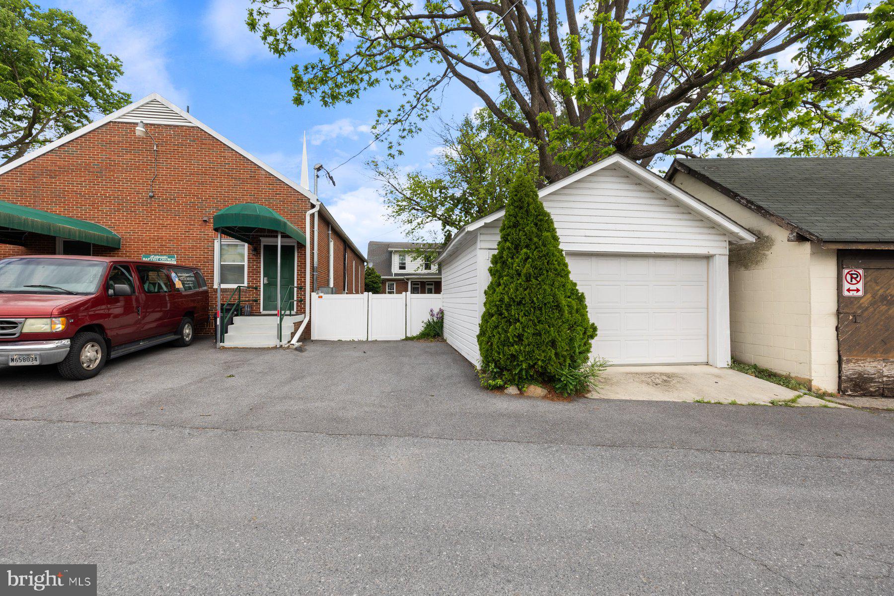 BAKER PARK - Residential