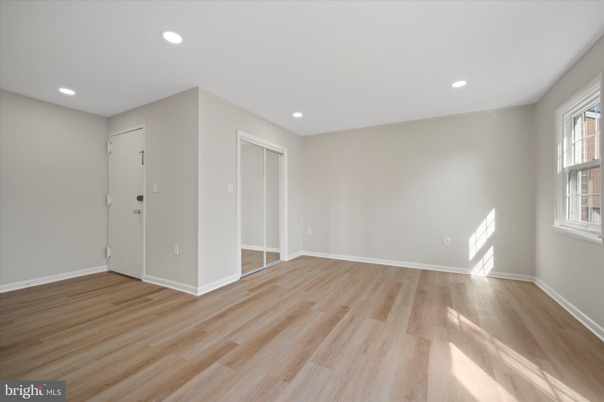 FOXCROFT COLONY CONDOS - Residential