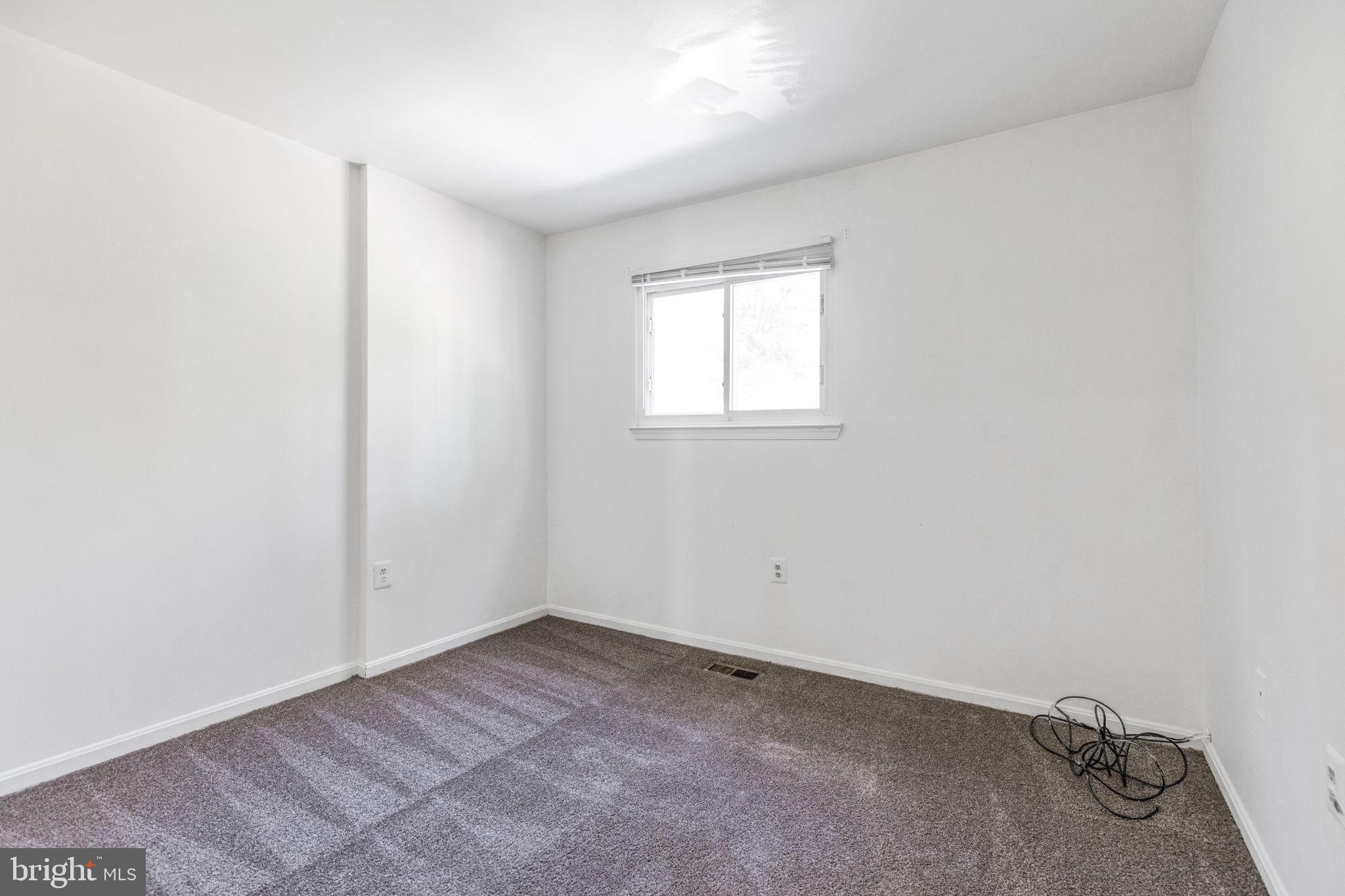 WILLOW HILLS - Residential Lease