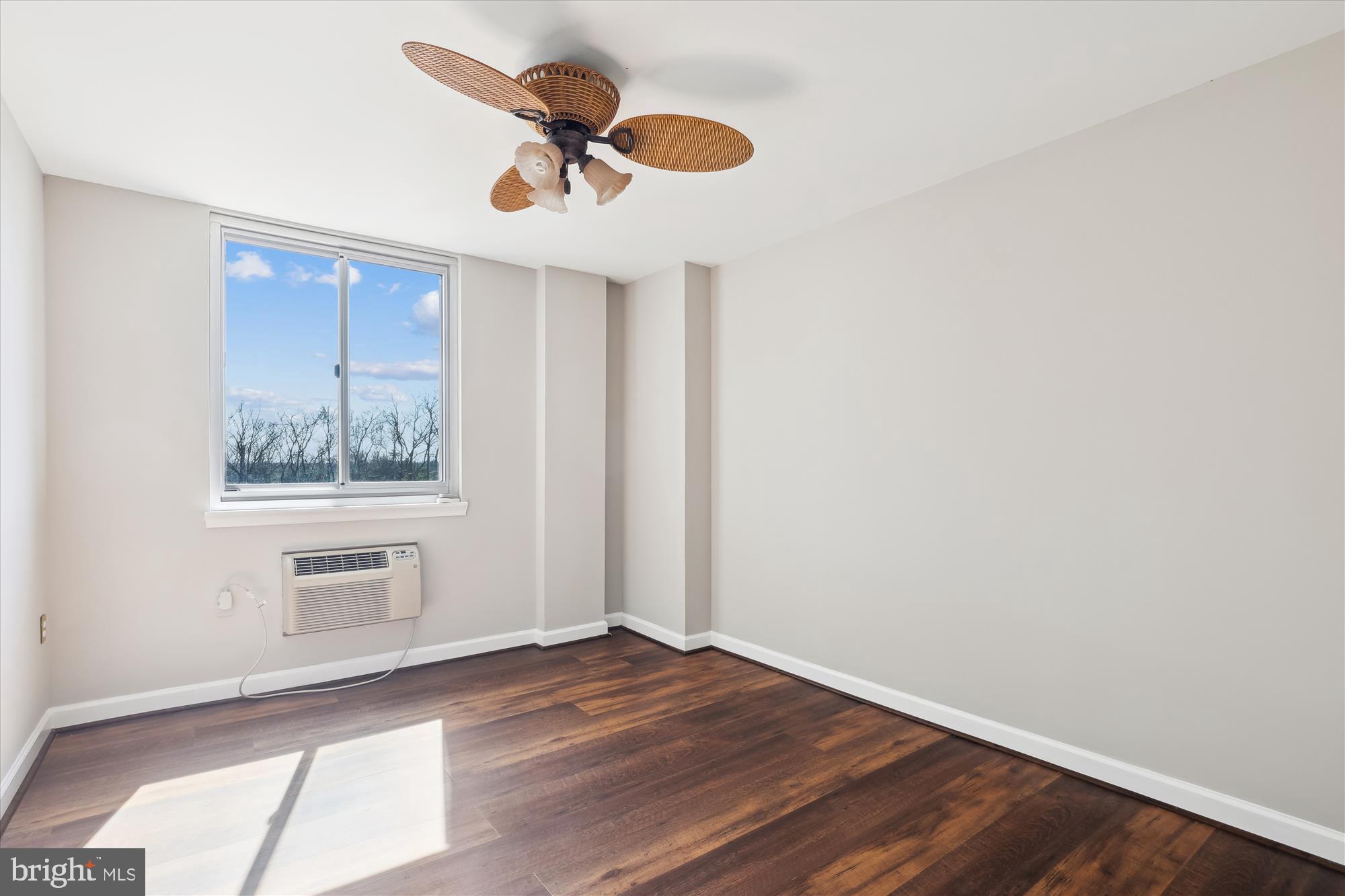 BARCROFT HILLS - Residential