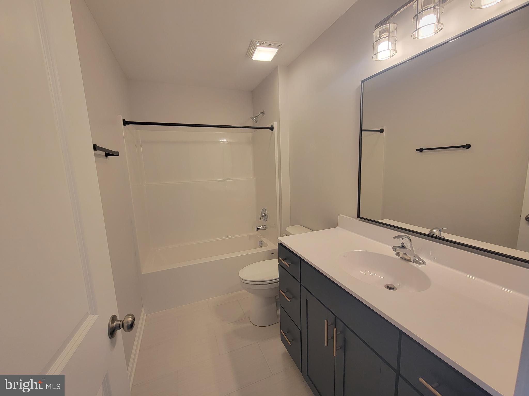 COLLEGE HEIGHTS - Residential Lease