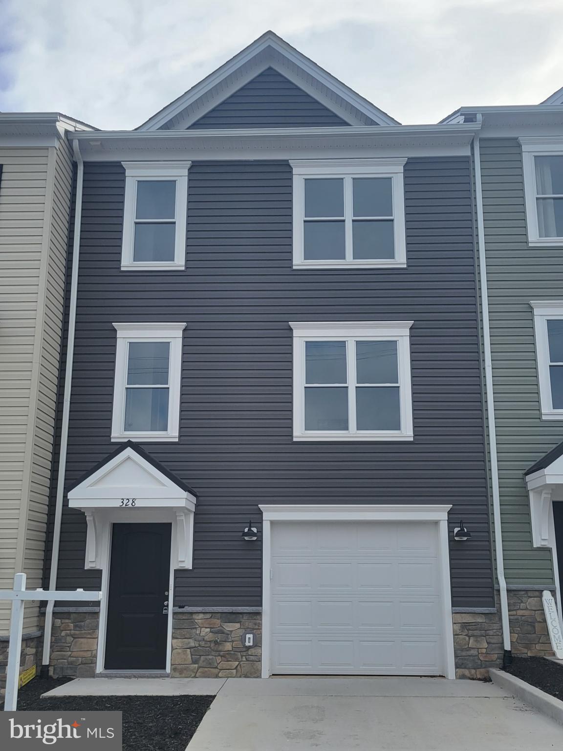 COLLEGE HEIGHTS - Residential Lease