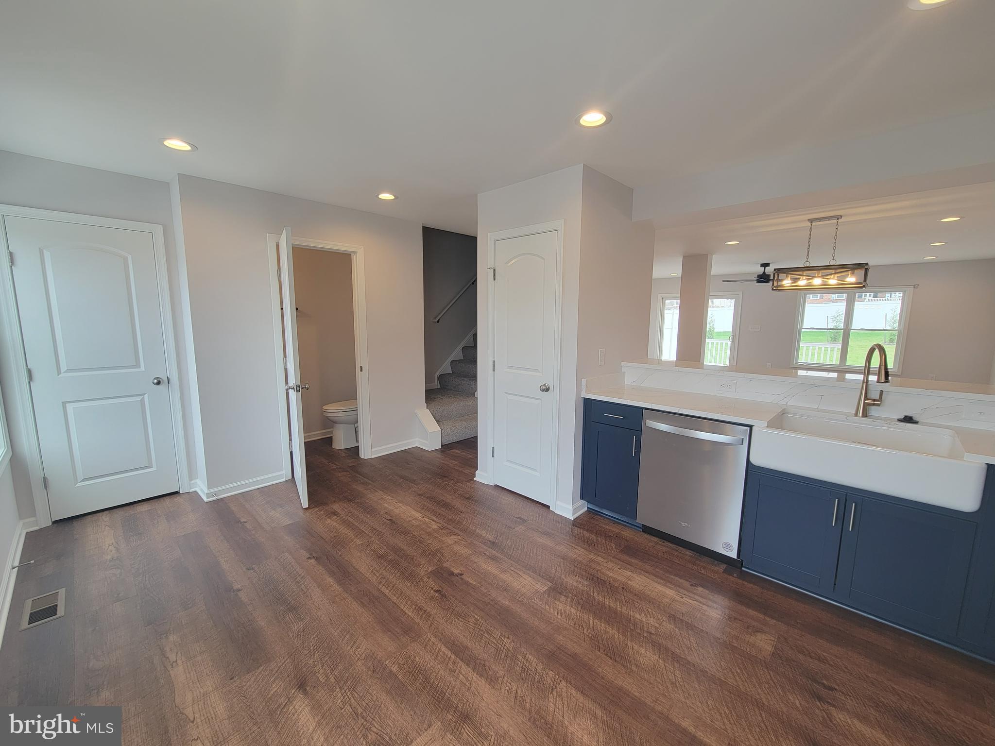 COLLEGE HEIGHTS - Residential Lease