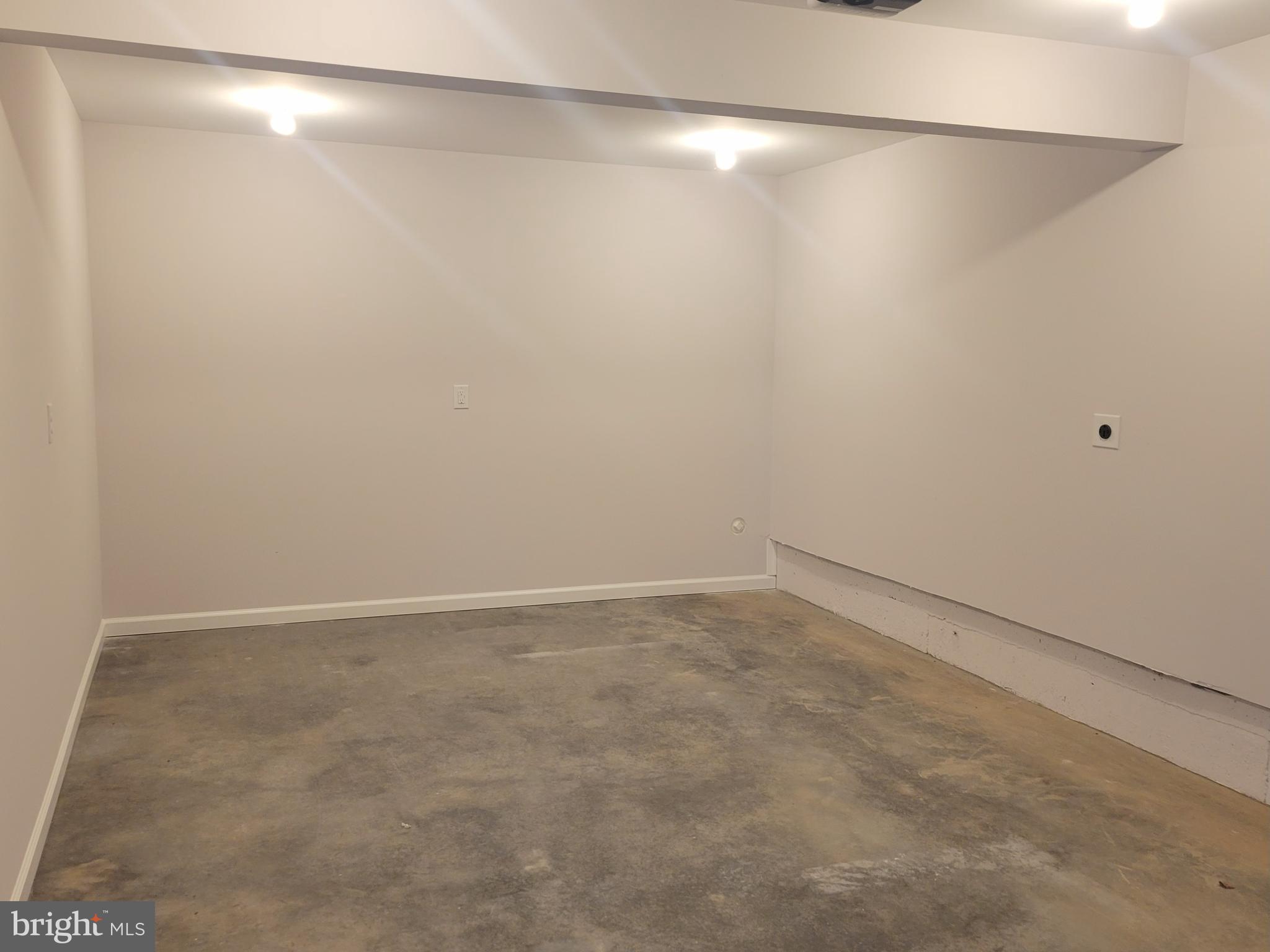 COLLEGE HEIGHTS - Residential Lease