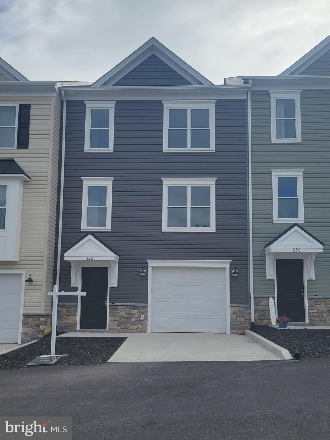 COLLEGE HEIGHTS - Residential Lease